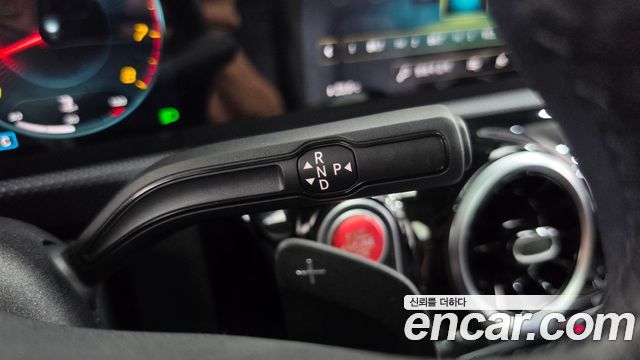 Mercedes-Benz A-Class 2020 — photo 12