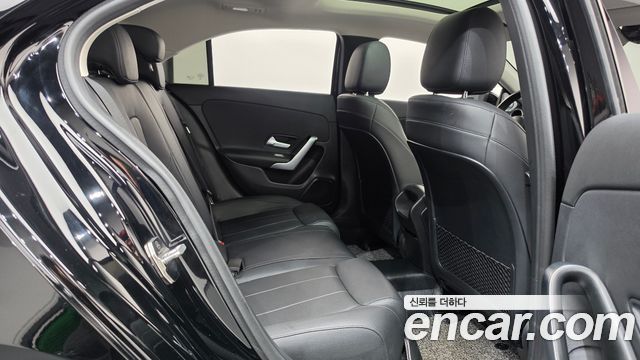 Mercedes-Benz A-Class 2020 — photo 17
