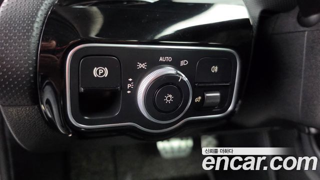 Mercedes-Benz A-Class 2020 — photo 23