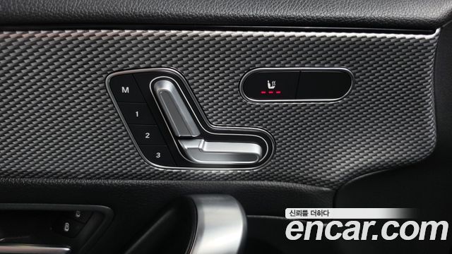 Mercedes-Benz A-Class 2020 — photo 29