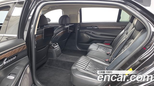 Genesis G90 2019 — photo 12