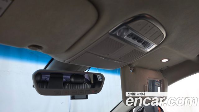 Genesis G90 2019 — photo 18