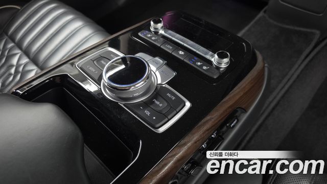 Genesis G90 2019 — photo 19