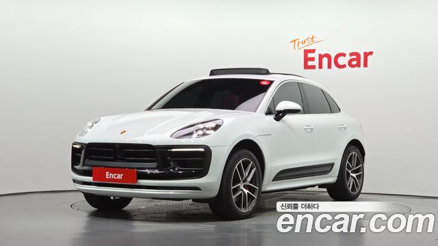 Porsche Macan 2022 — photo 1