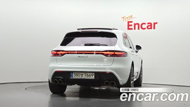 Porsche Macan 2022 — photo 4