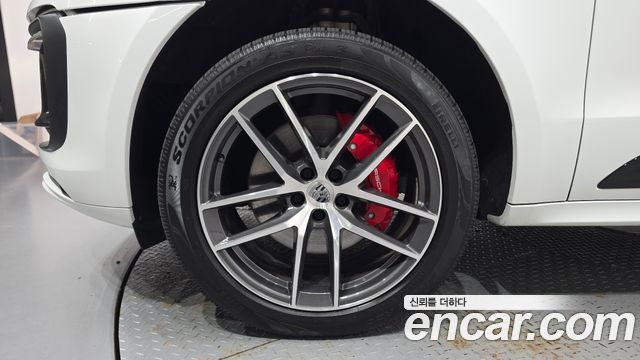 Porsche Macan 2022 — photo 5