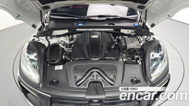 Porsche Macan 2022 — photo 6