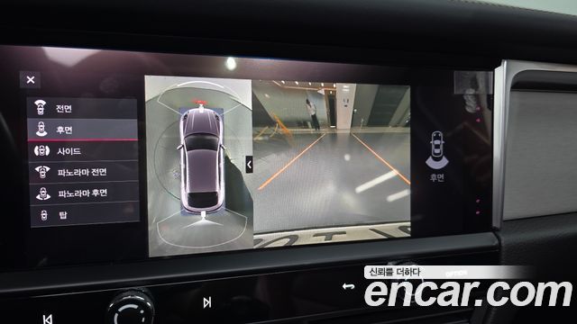 Porsche Macan 2022 — photo 21