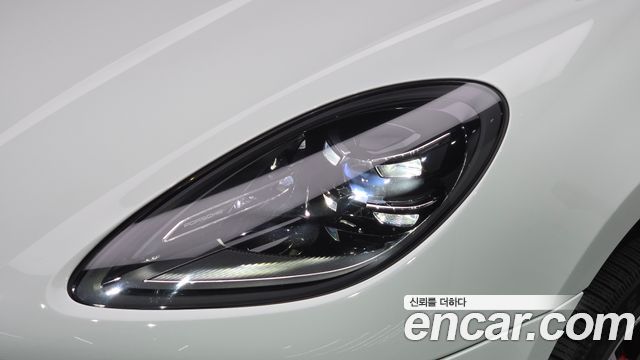 Porsche Macan 2022 — photo 8
