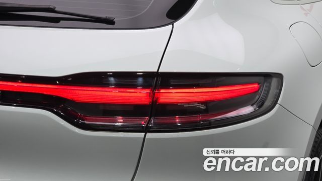 Porsche Macan 2022 — photo 9