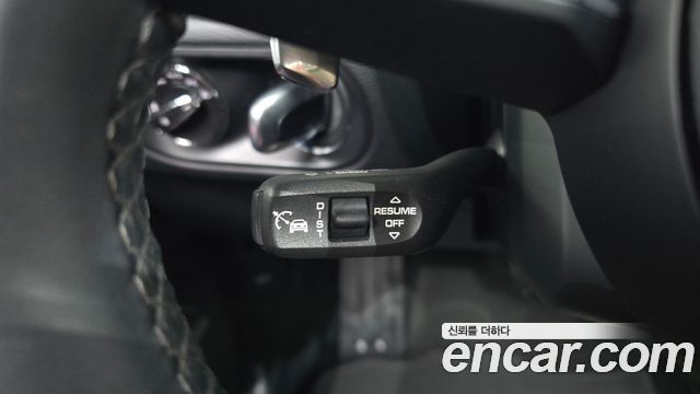 Porsche Macan 2022 — photo 28
