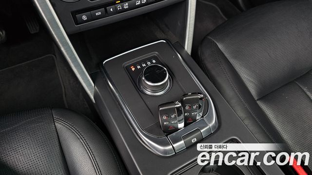 Land Rover Discovery Sport 2019 — photo 12