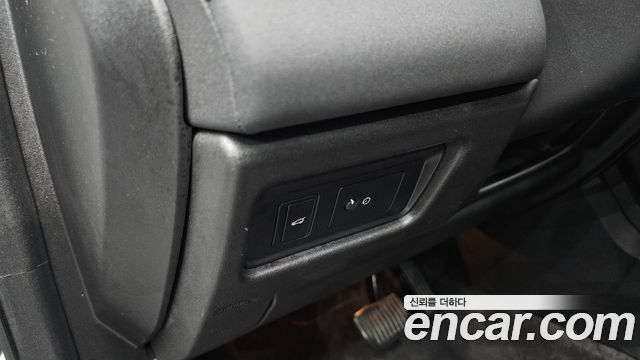 Land Rover Discovery Sport 2019 — photo 23