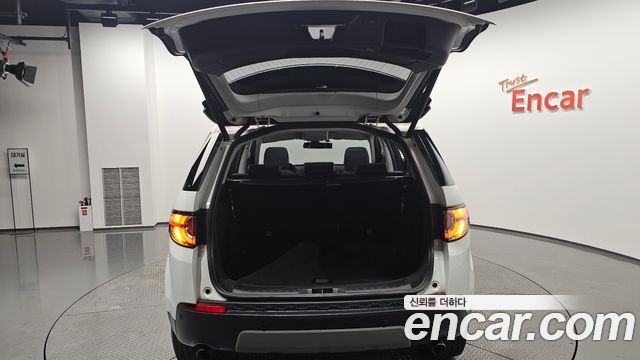 Land Rover Discovery Sport 2019 — photo 26