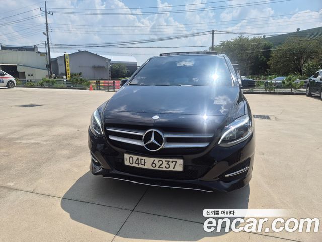 Mercedes-Benz B-Class 2017 — photo 3