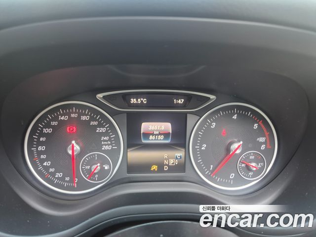 Mercedes-Benz B-Class 2017 — photo 9