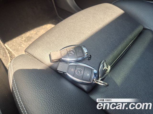 Mercedes-Benz B-Class 2017 — photo 11