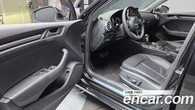 Audi A3 2018 — photo 13