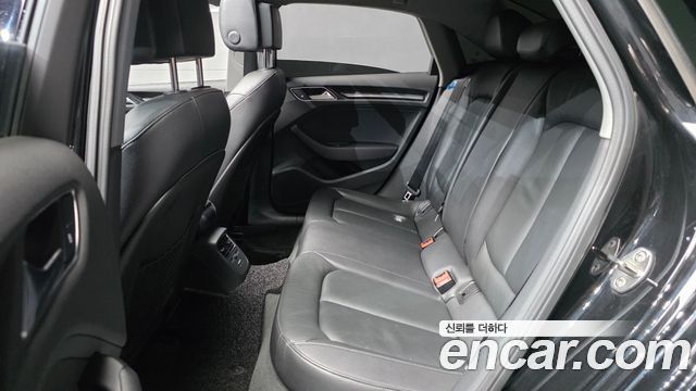 Audi A3 2018 — photo 18