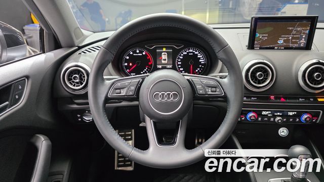 Audi A3 2018 — photo 19