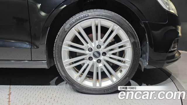Audi A3 2018 — photo 7