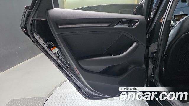 Audi A3 2018 — photo 15