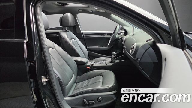 Audi A3 2018 — photo 16