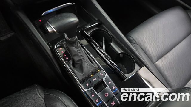 Kia K7 2016 — photo 12