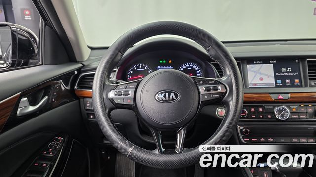 Kia K7 2016 — photo 18