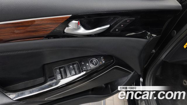 Kia K7 2016 — photo 27