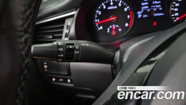 Kia K7 2016 — photo 28