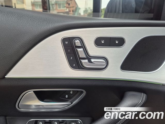 Mercedes-Benz GLE-Class 2020 — photo 10