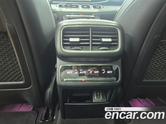 Mercedes-Benz GLE-Class 2020 — photo 13