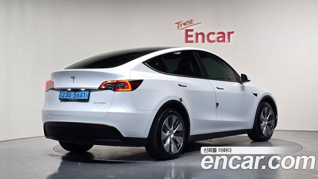 Tesla Model Y 2021 — photo 2