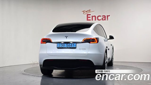 Tesla Model Y 2021 — photo 4