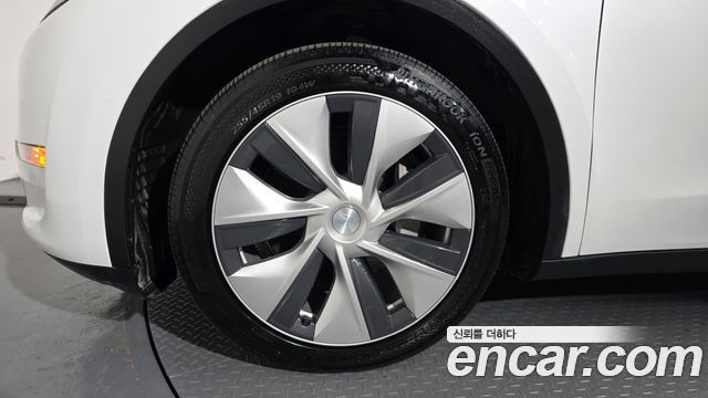 Tesla Model Y 2021 — photo 5