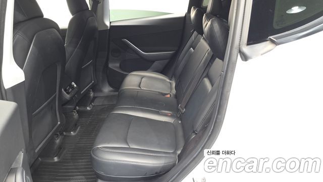 Tesla Model Y 2021 — photo 11