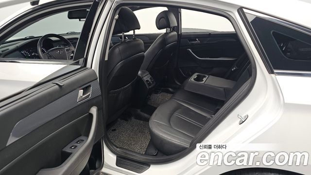 Hyundai Sonata 2017 — photo 18