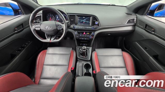 Hyundai AVANTE 2017 — photo 10