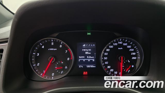 Hyundai AVANTE 2017 — photo 11