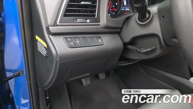 Hyundai AVANTE 2017 — photo 23