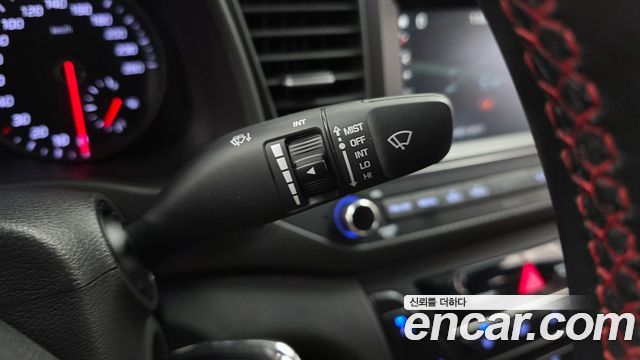 Hyundai AVANTE 2017 — photo 24