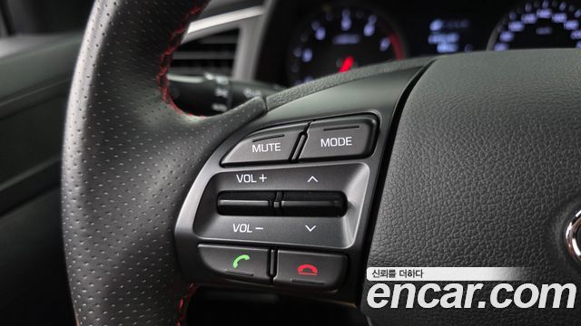 Hyundai AVANTE 2017 — photo 30