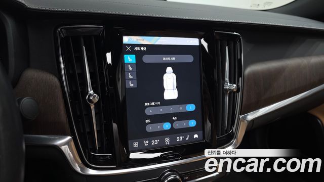 Volvo S90 2022 — photo 22