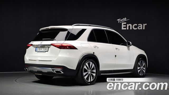 Mercedes-Benz GLE-Class 2024 — photo 2
