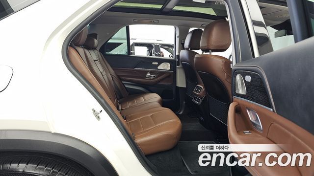 Mercedes-Benz GLE-Class 2024 — photo 18