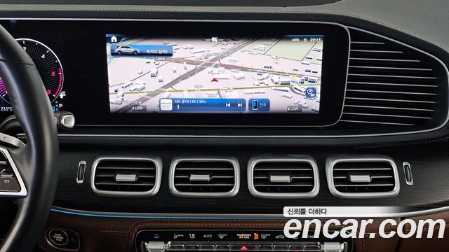 Mercedes-Benz GLE-Class 2024 — photo 19