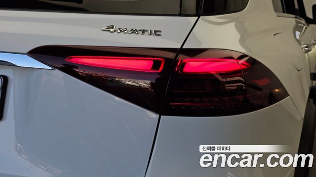 Mercedes-Benz GLE-Class 2024 — photo 9