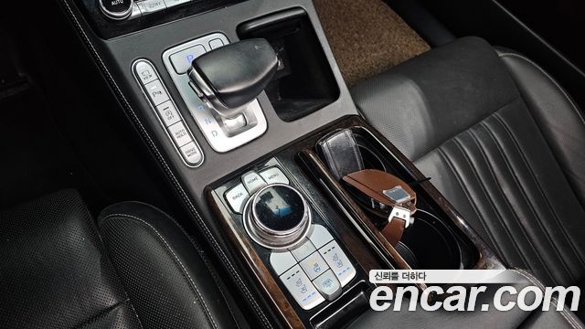 Genesis G90 2019 — photo 12