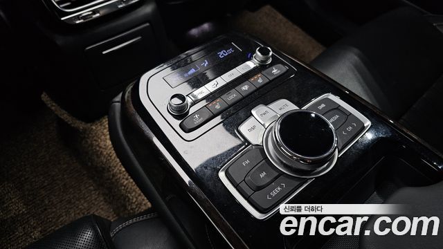 Genesis G90 2019 — photo 26